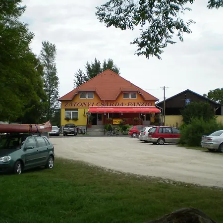 Zatonyi Csarda Panzio Bed and breakfast *